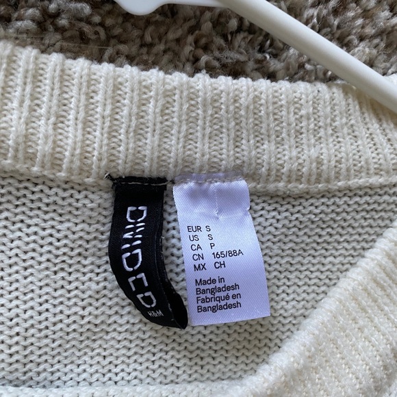 Cropped Sweater - Picture 3 of 3